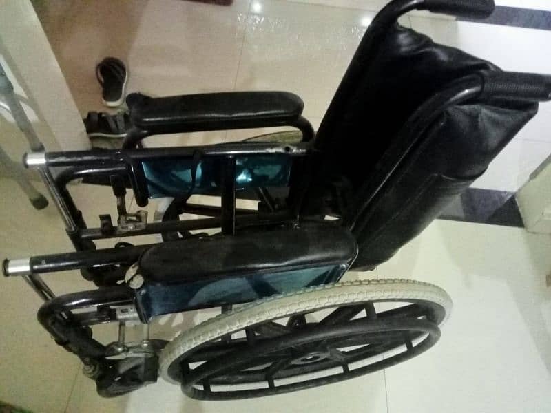 Wheelchair with Potty 0