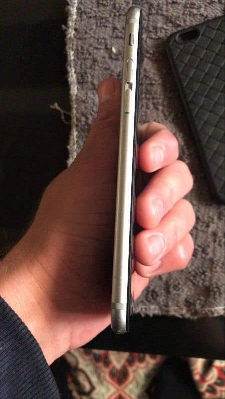 IPhone 6 32gb pta genuine phone 7