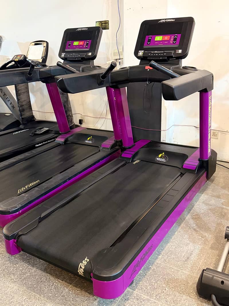 Recubment Bike Life Fitness\Treadmill\Elliptical\New & Used For Sale 5