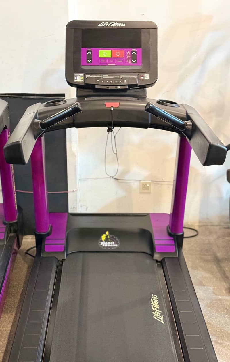 Recubment Bike Life Fitness\Treadmill\Elliptical\New & Used For Sale 6