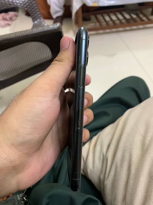 I IPhone 11 PTA approved 2