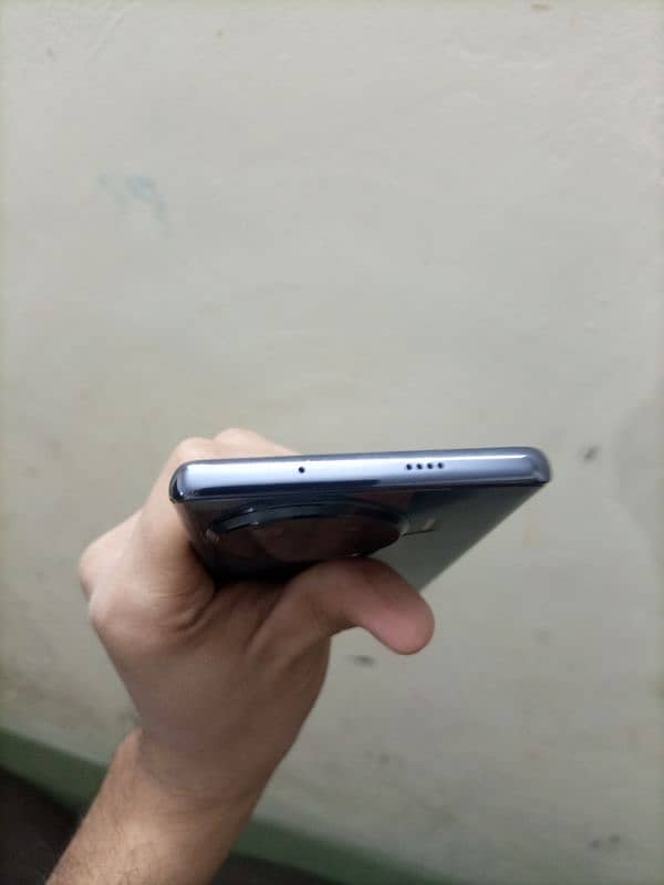 Tecno spark 20 pro plus. 17