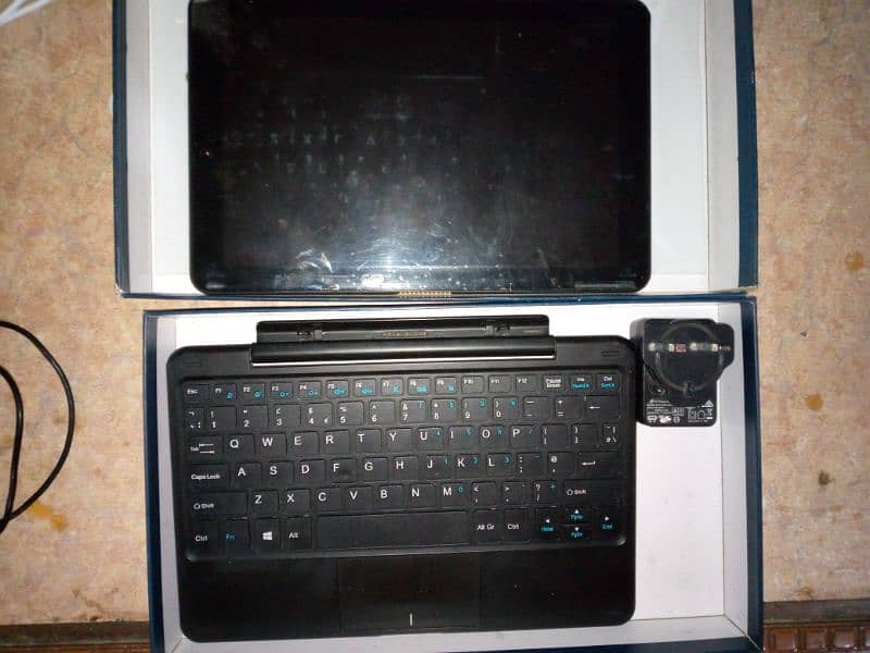 Linx 1020 Mini Laptop 1