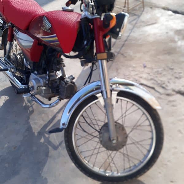 2014 model behtreen condition cd70 4