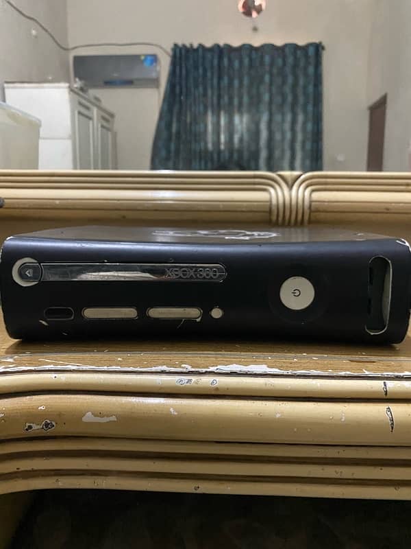 xbox 360 with one wired controller urgent sale 1