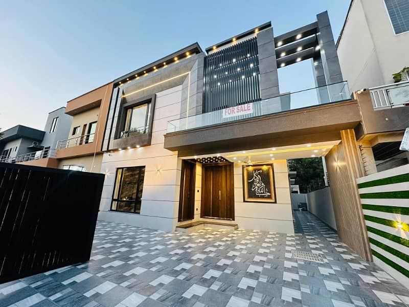 10 Marla Luxury Designer House For Sale In Bahria Town Lahore Sector C 0