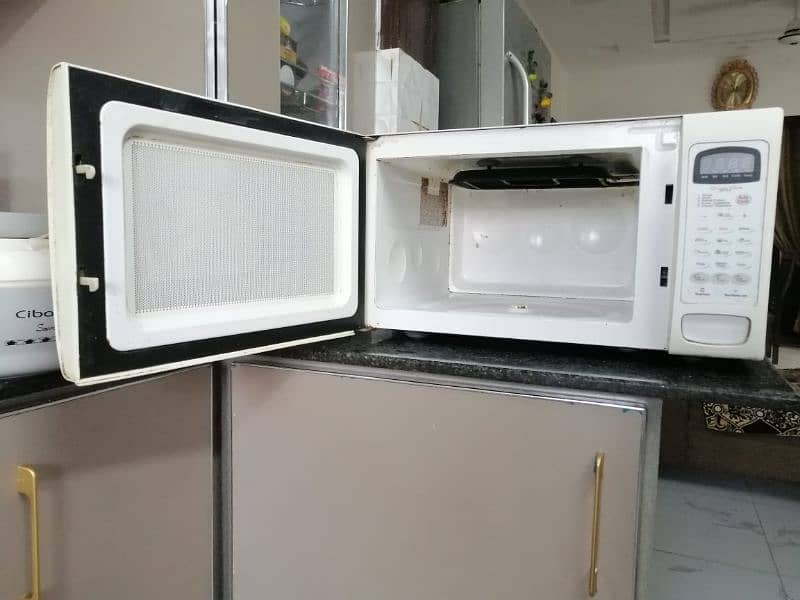 Dawlance Microwave 2