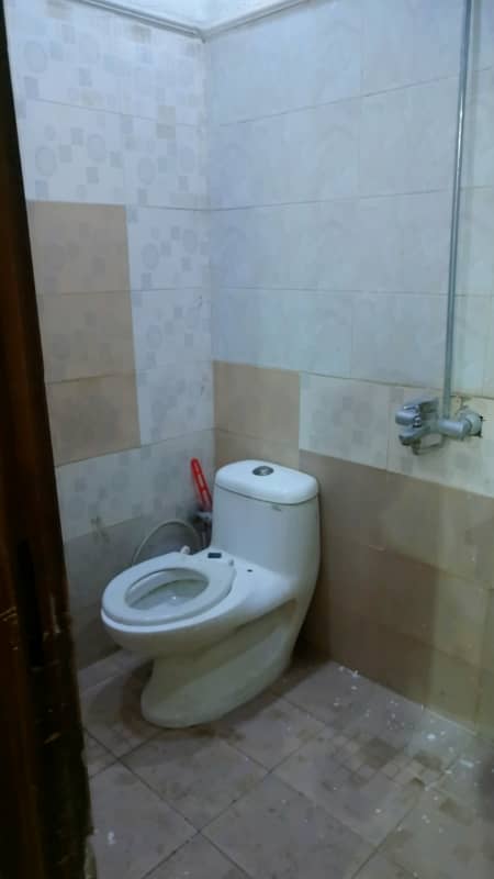 5 marla house for rent in johar town for Family and female near Lacas school 2