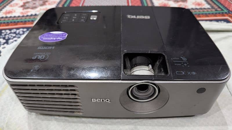 BENQ DLP PROJECTOR 1