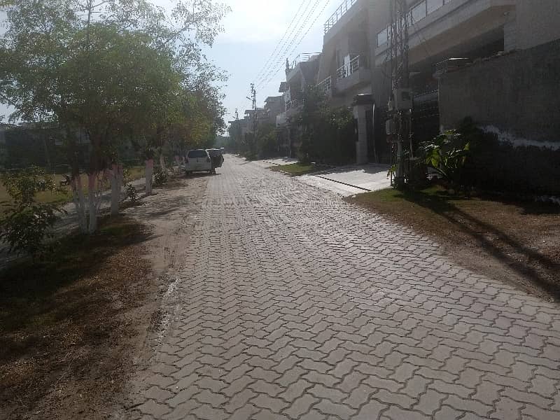 Kanal facing park plot for sale near wapda town 5