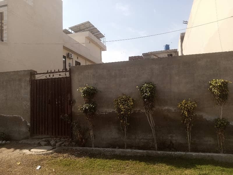 Kanal facing park plot for sale near wapda town 6