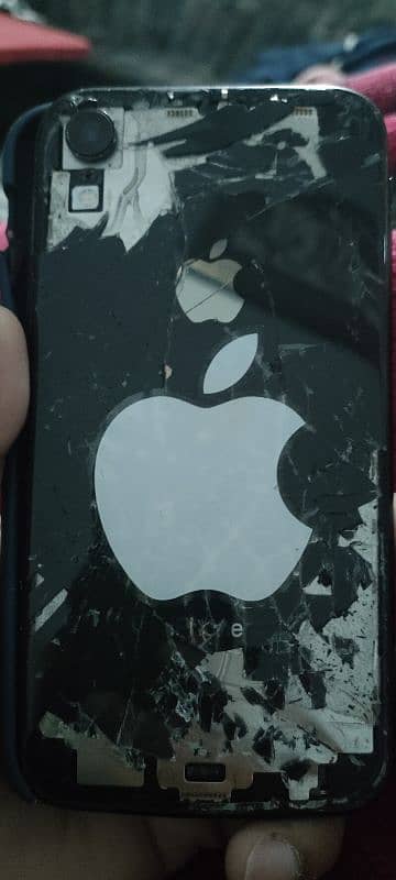 iphone xr ( complete broken ) working condition 2