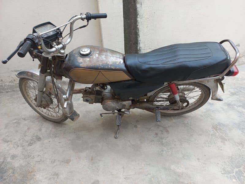 Honda CD70 2013 Model 2