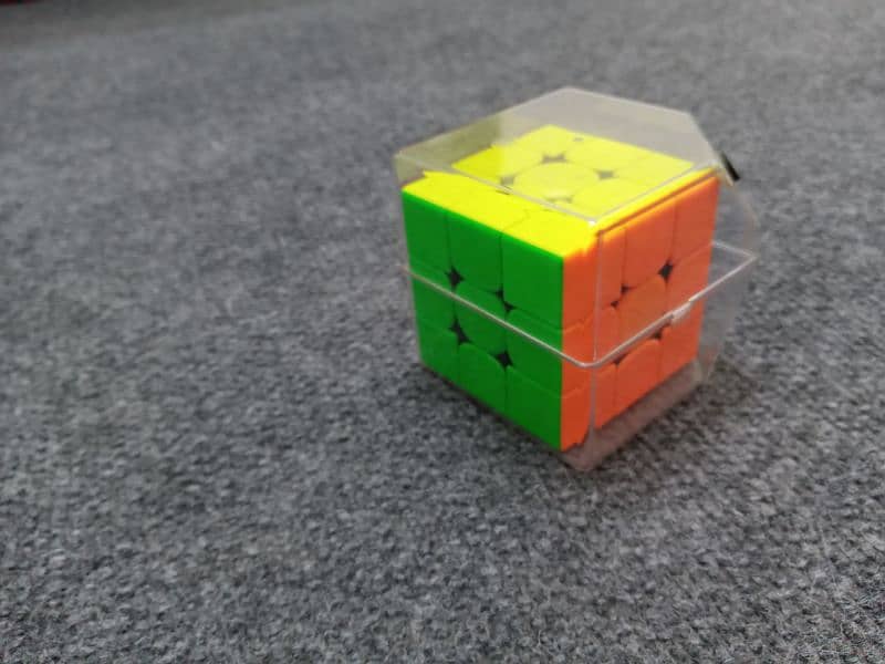 OFFICIAL GAN MAGNETIC RUBIKS CUBE (3x3) 1