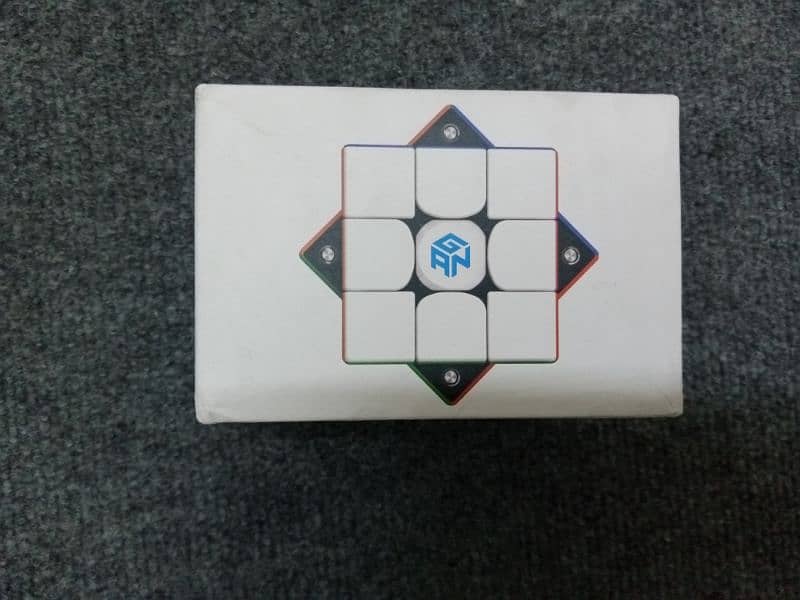 OFFICIAL GAN MAGNETIC RUBIKS CUBE (3x3) 3