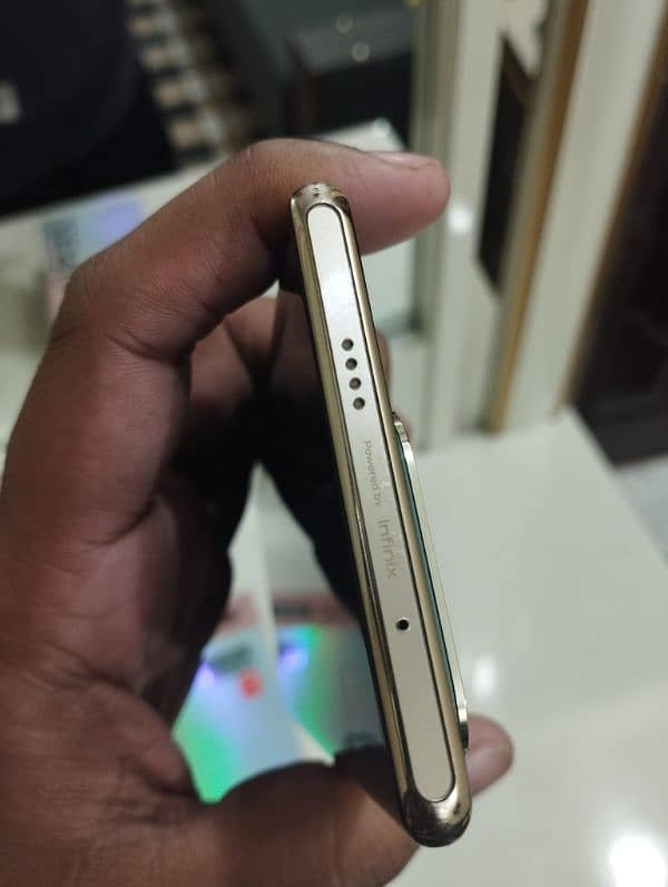 infinix zero 30 8/256GB 4months warranty 7