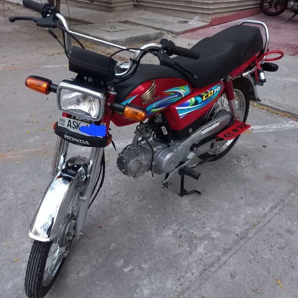 Honda CD 70 (2023/24 Model) Almost new 0