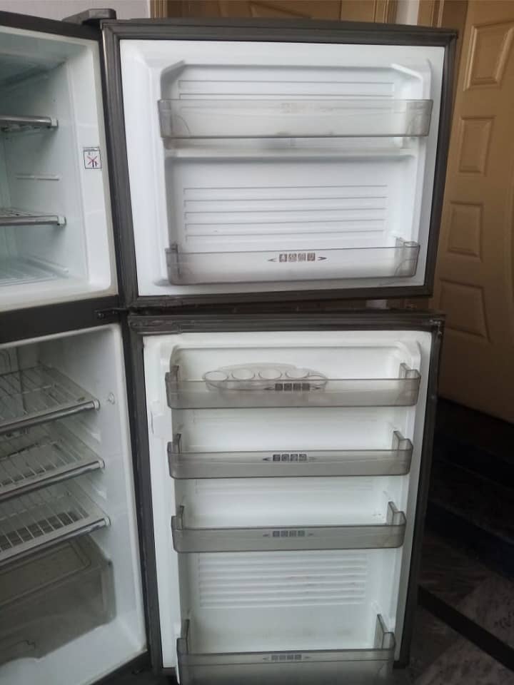 Dawlance Fridge Medium Size 4