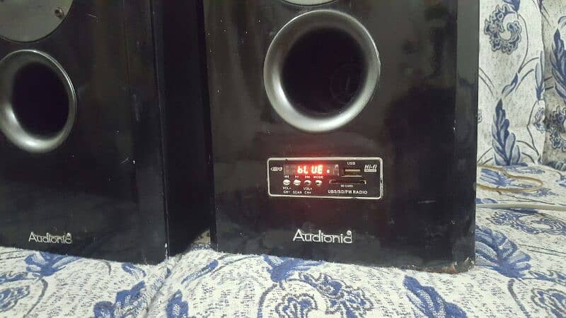 Audionic speakers system with Bluetooth usb Aux Fm 6