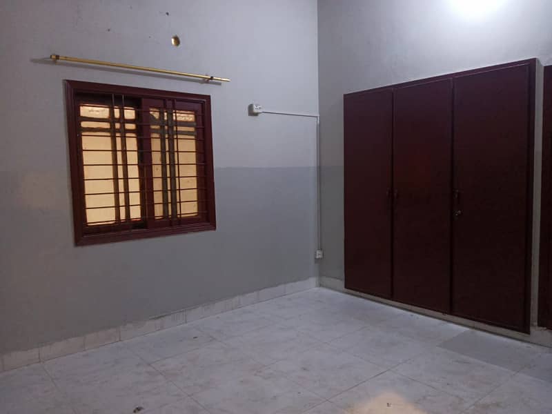 three bed dd 1st floor with roof portion available for rent in johar 1