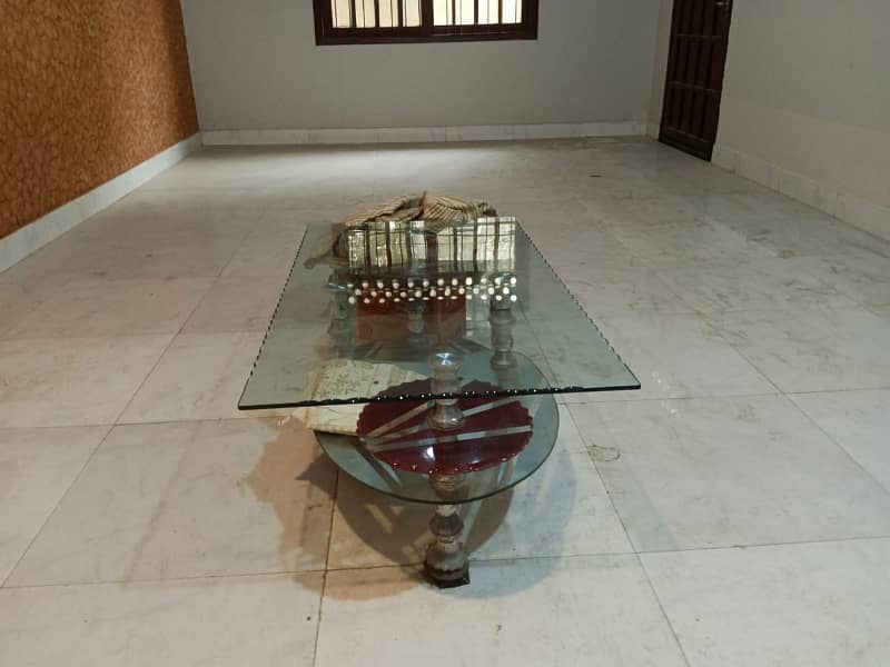 three bed dd 1st floor with roof portion available for rent in johar 9