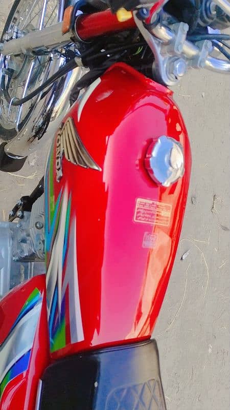 Honda 125 Red Color Lush Condition Urgent Sale 7