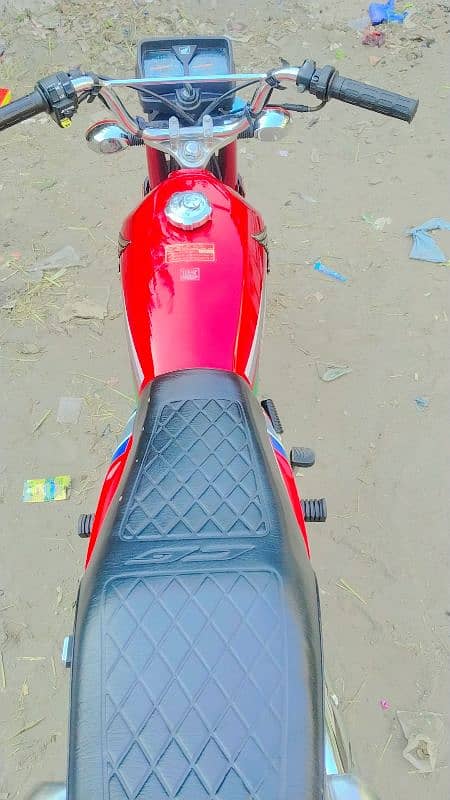 Honda 125 Red Color Lush Condition Urgent Sale 10