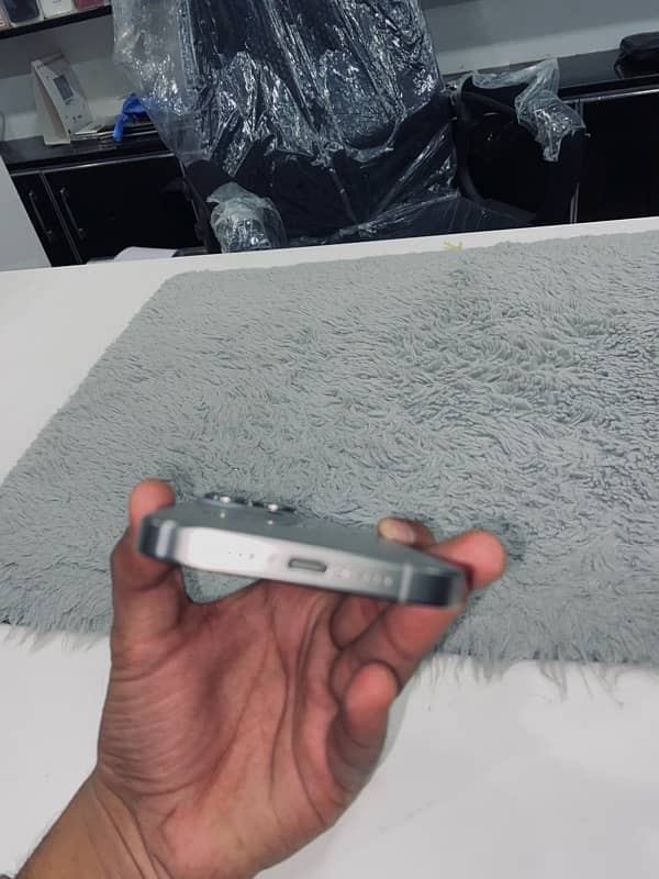 IPHONE 15 PRO NON PTA JV 128 GB NATURAL TITANIUM 3