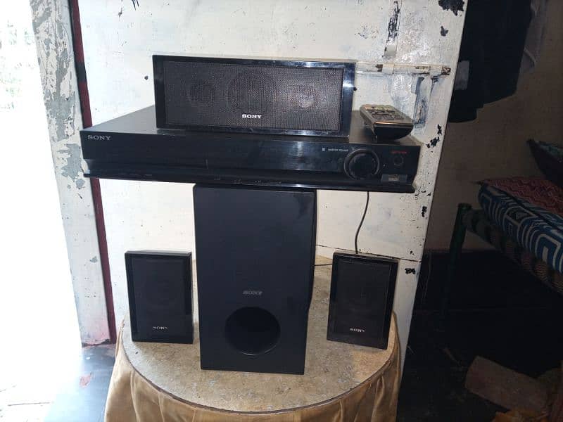 I'm selling Sony  wofer speaker 2