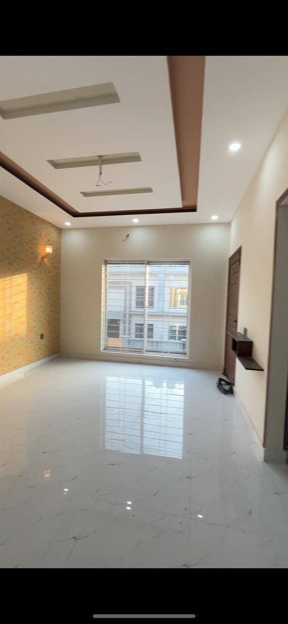 10 MARLA BEAUTIFUL BRAND NEW ON A GOOD LOCATION HOUSE IS AVAILABLE FOR SALE IN NASHEMAN E IQBAL PHASE 2 LAHORE 13