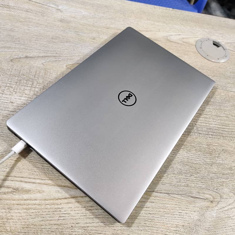 Dell XPS 13 9360 Core i5 7th generation 5