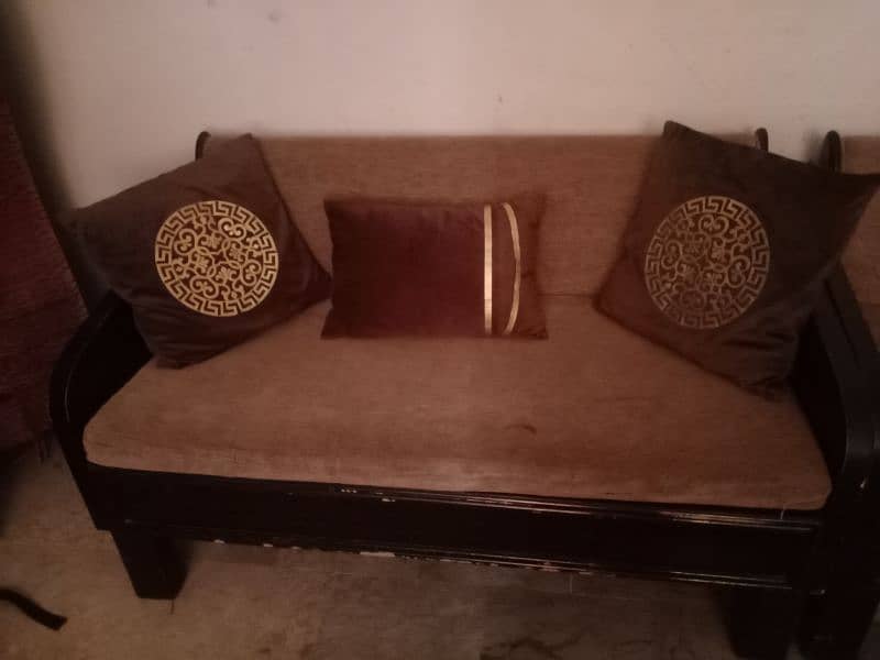 sheesham  lakri stylish small size sofa set 5 seater 3