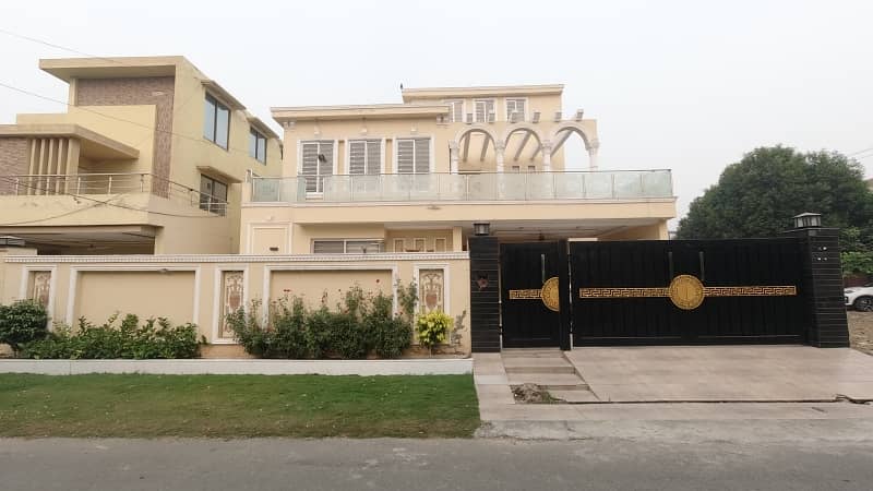 Prominently-Located Facing Park House Available In Punjab Coop Housing - Block B For sale 2