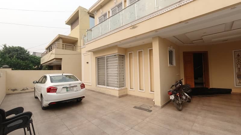 Prominently-Located Facing Park House Available In Punjab Coop Housing - Block B For sale 6