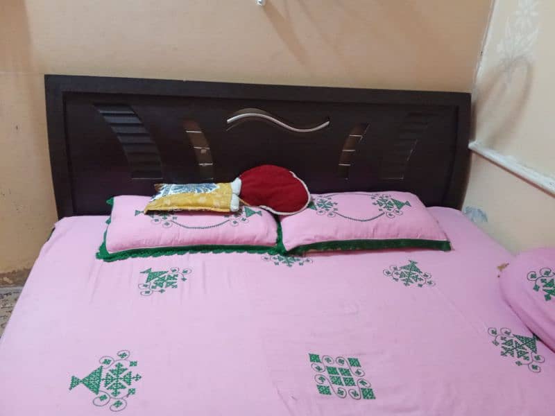 King size double bed with matters 1