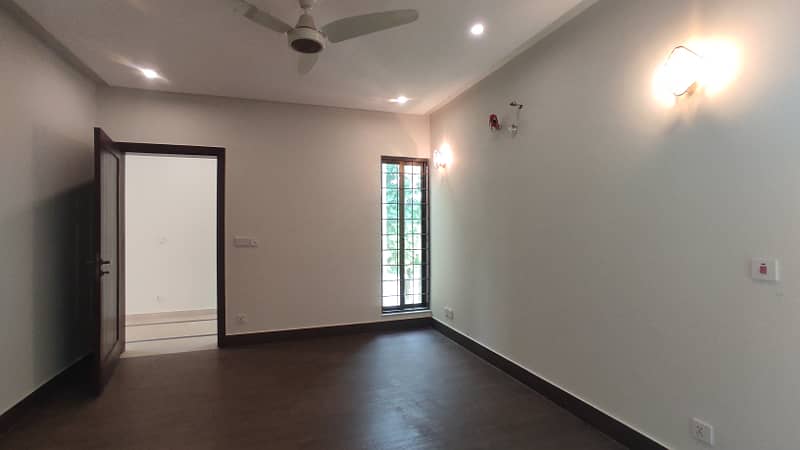 1 Kanal Separate Gate Upper Portion Available For Rent 8