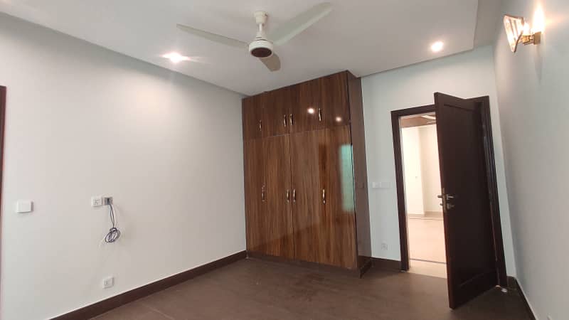 1 Kanal Separate Gate Upper Portion Available For Rent 20