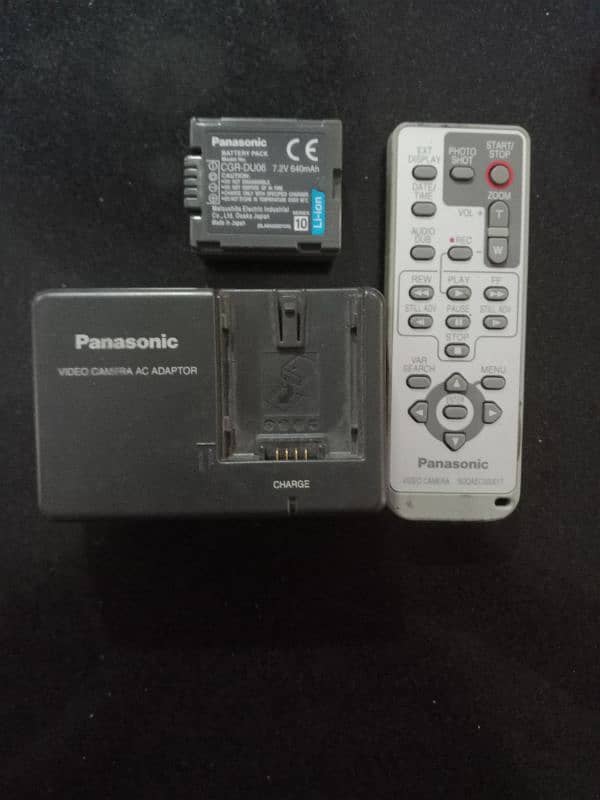 Panasonic NV-GS27 Camcorder with charger and camera bag! 1