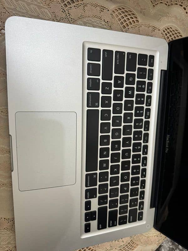 Apple macbook pro Core i5 Fresh Condition with charger 1