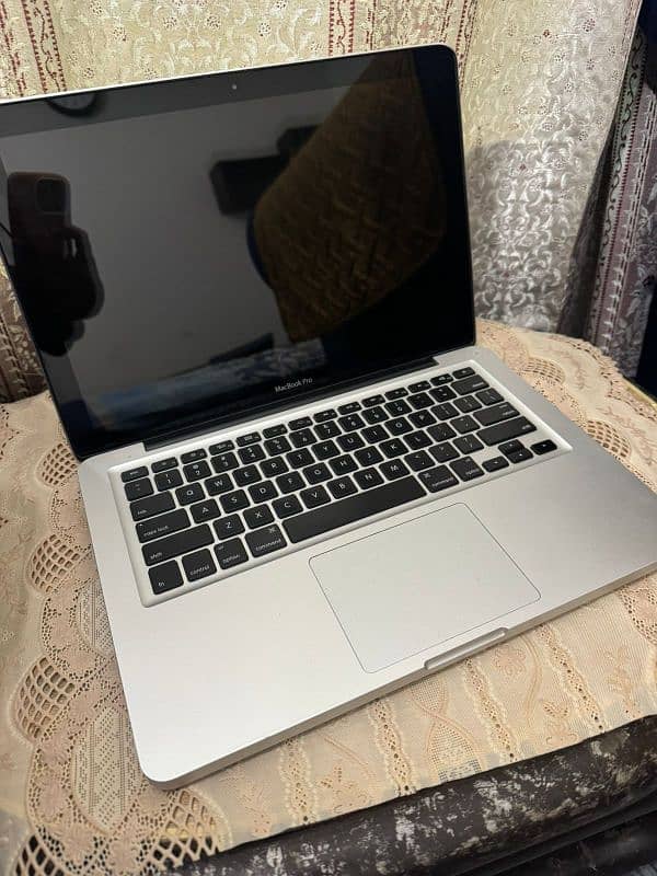 Apple macbook pro Core i5 Fresh Condition with charger 2