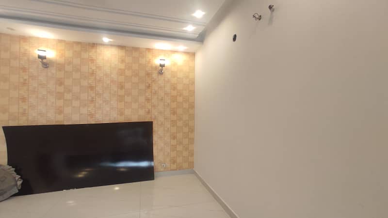 10 Marla Upper Portion Available For Rent 5