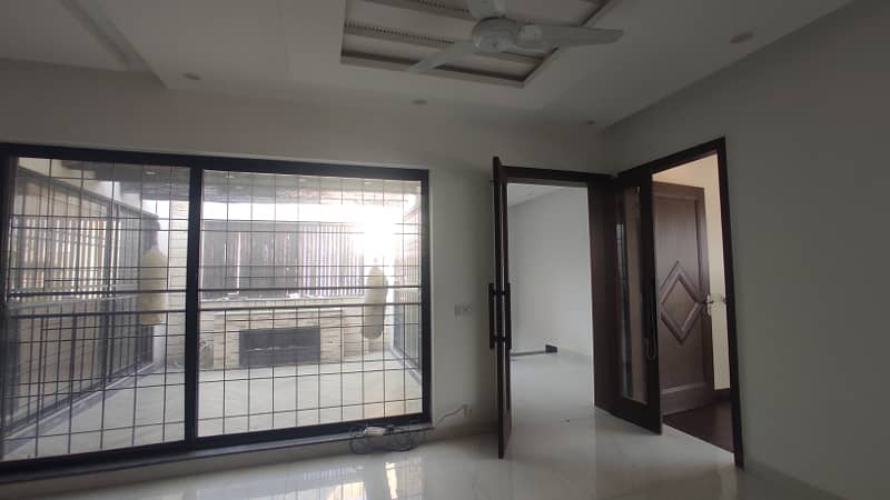 10 Marla Upper Portion Available For Rent 11