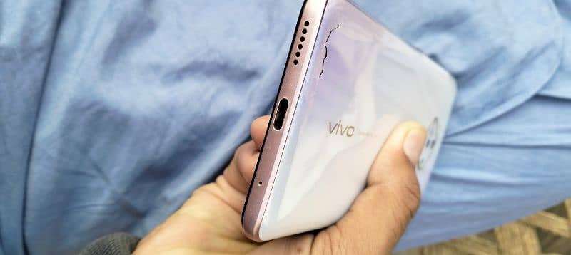 vivo v2024 4