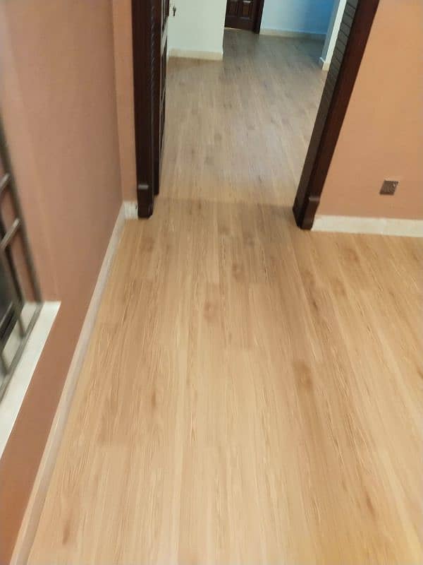 Wooden Flooring/Vinyl Flooring (Chinese/German/Turkish) 3