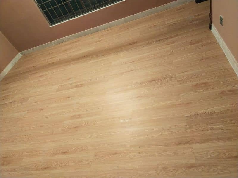 Wooden Flooring/Vinyl Flooring (Chinese/German/Turkish) 4