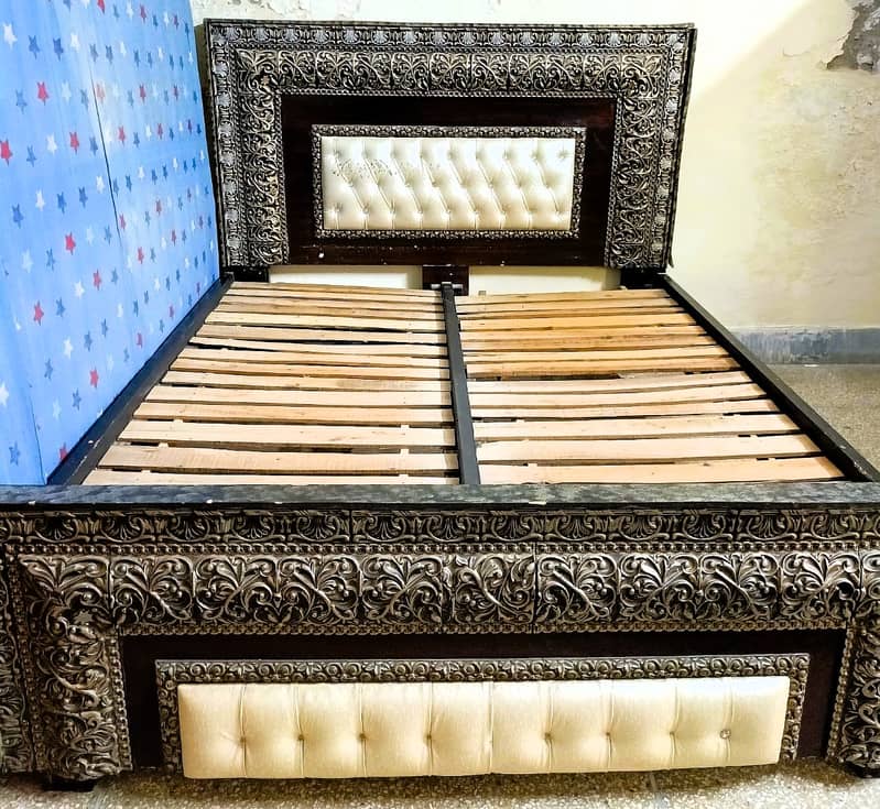 Double Bed (King Size) is Available For Sale in A Very Good Condition 2