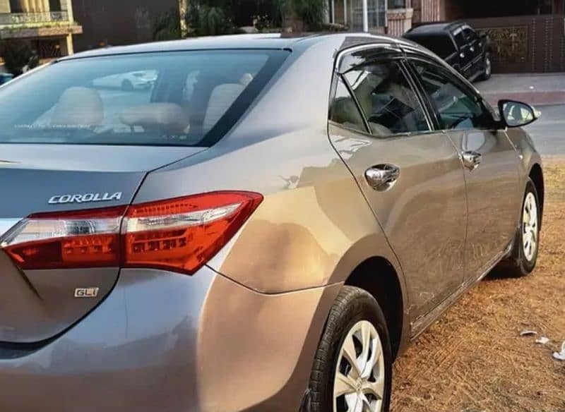 Toyota Corolla GLI 2015 Family Used Lahore Number 5