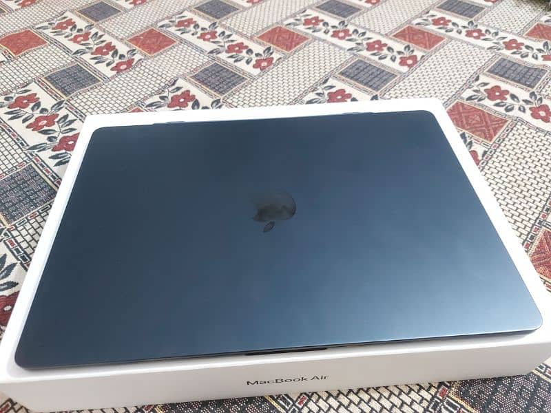 Apple 2023 M2 MacBook Air 15 inch 6