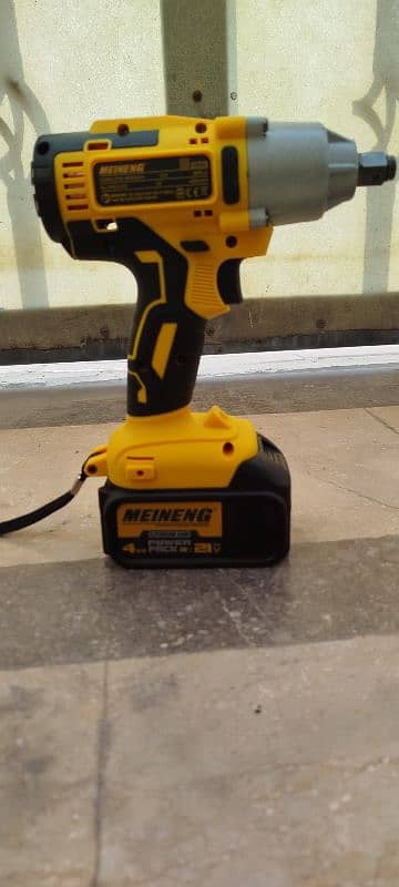 impact Wrench Brushless 21v With Tools and Box 4