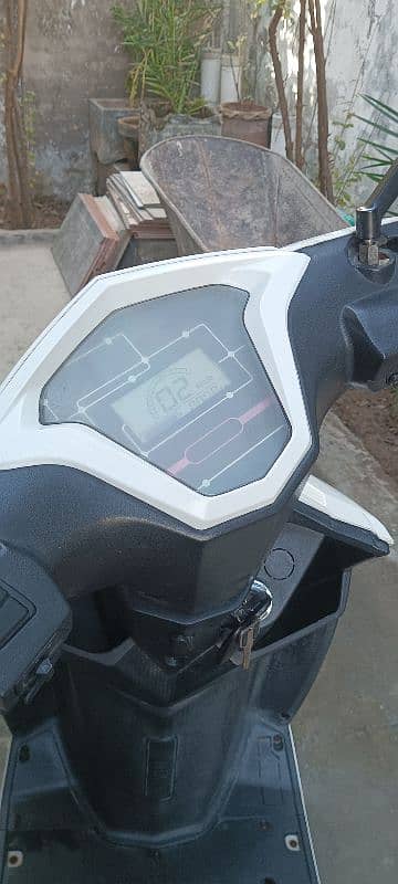 jolta electric Scooty in excellent condition 3